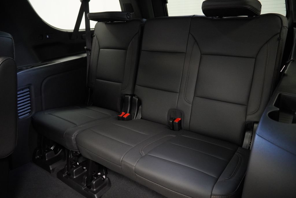New 2026 Chevrolet Suburban High Country AWD/4WD image 13