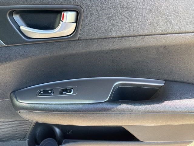 Used 2020 Kia Optima LX image 38