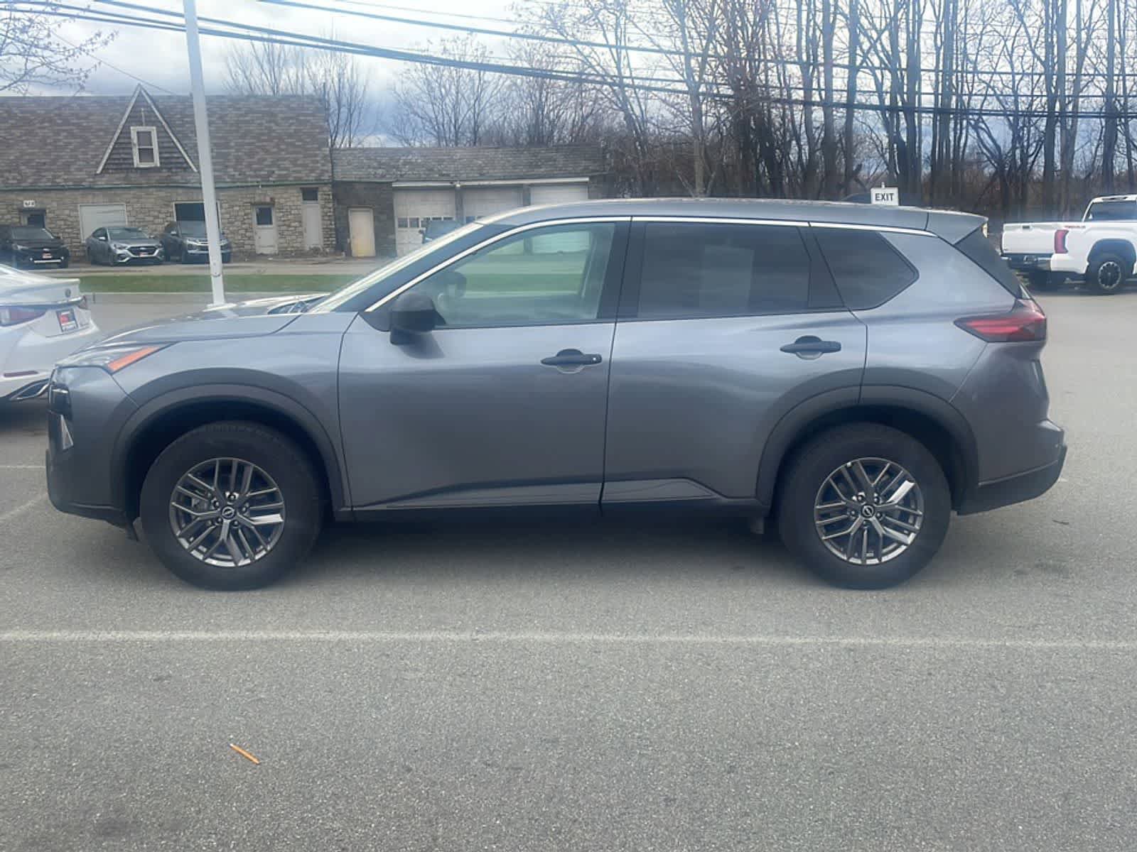 Used 2024 Nissan Rogue S AWD/4WD image 4
