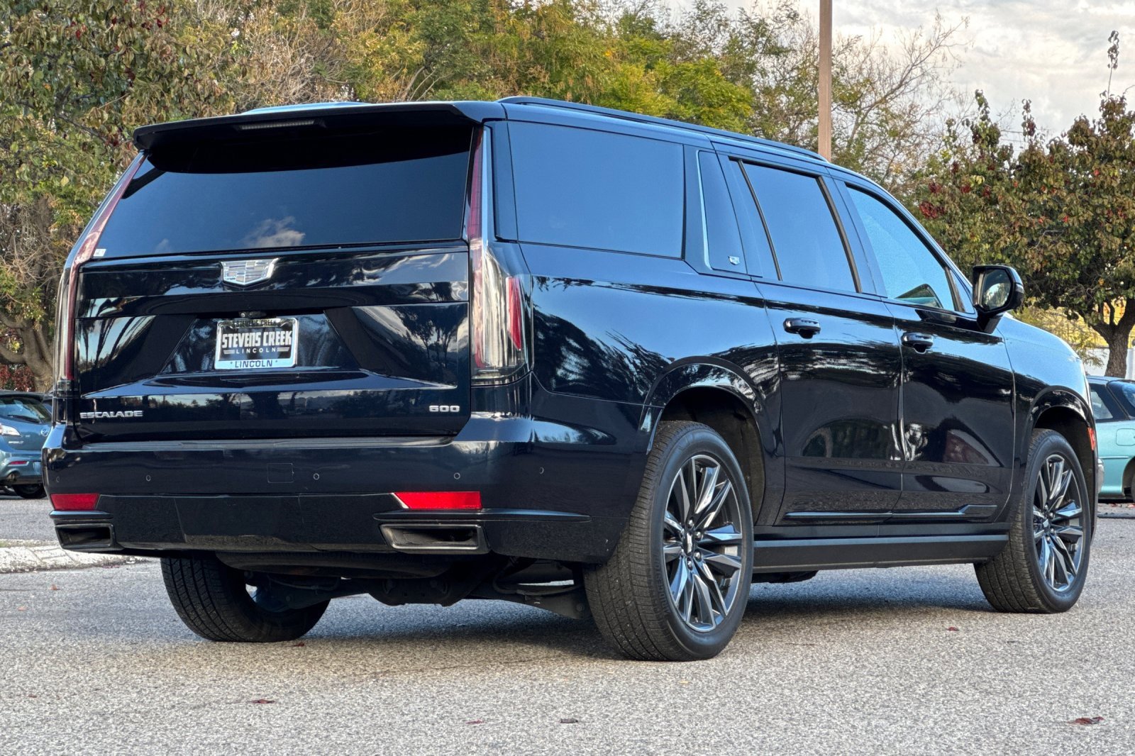 Used 2021 Cadillac Escalade ESV Sport w/ Driver Assist Tech Package image 4