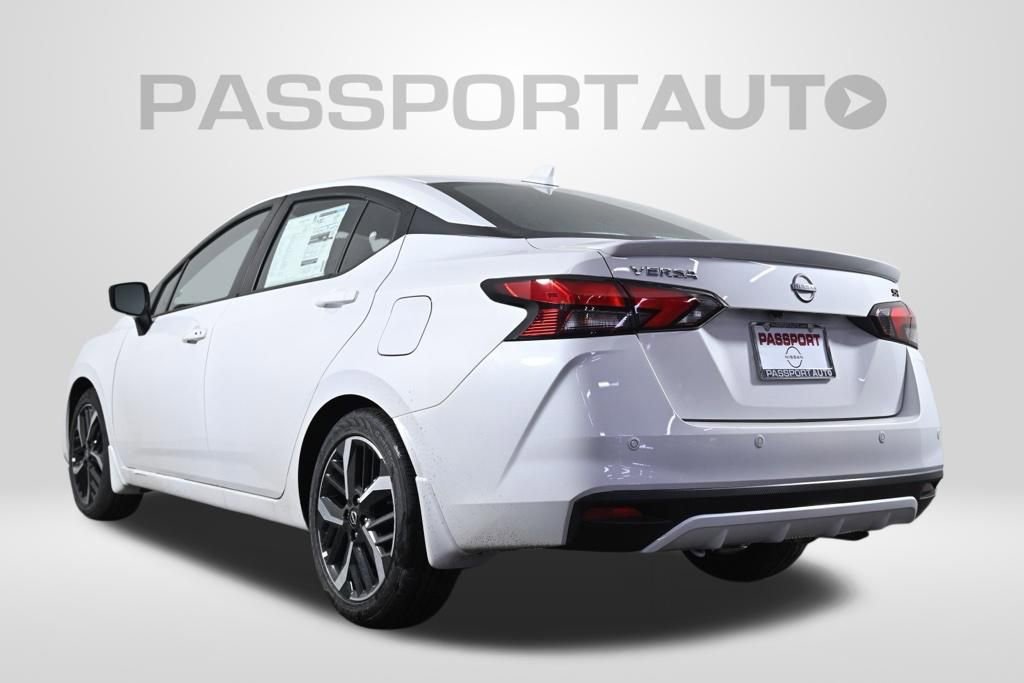 New 2025 Nissan Versa SR w/ Trunk Package FWD image 4