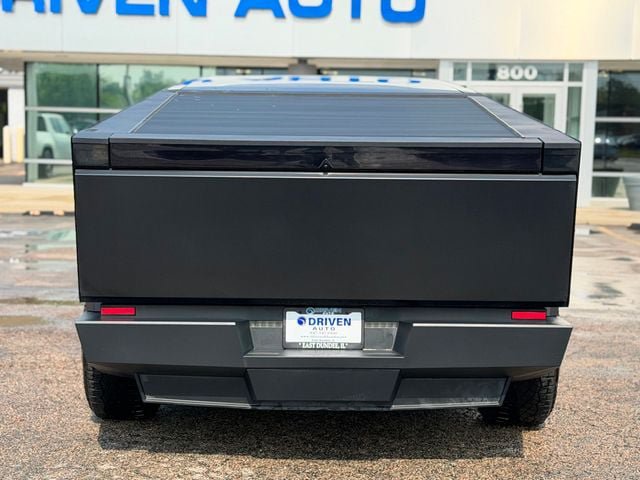 Used 2024 Tesla Cybertruck AWD Crew Cab image 10