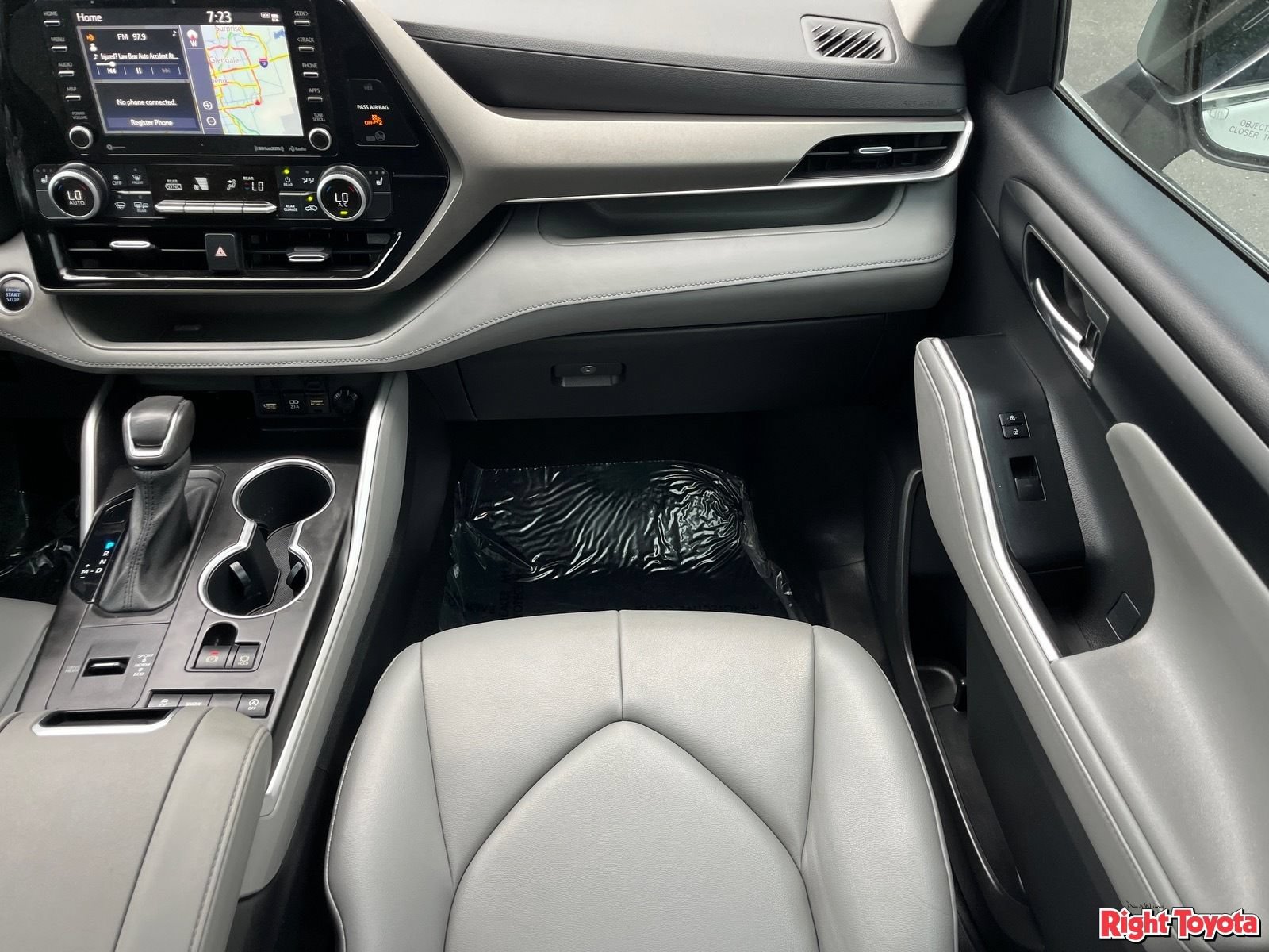 Certified 2021 Toyota Highlander XLE FWD image 19
