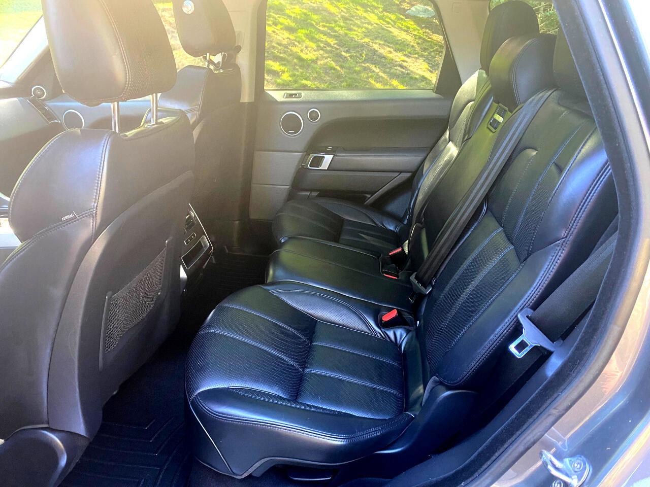 Used 2015 Land Rover Range Rover Sport HSE image 13