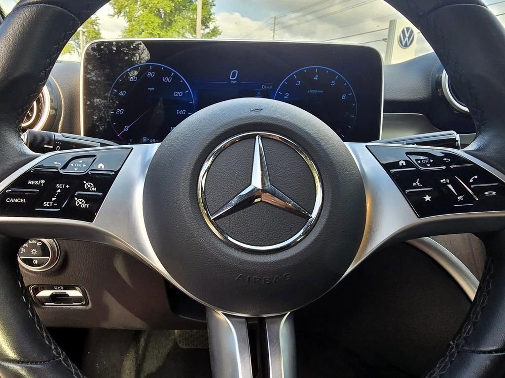 Used 2025 Mercedes-Benz C 300 Sedan image 12