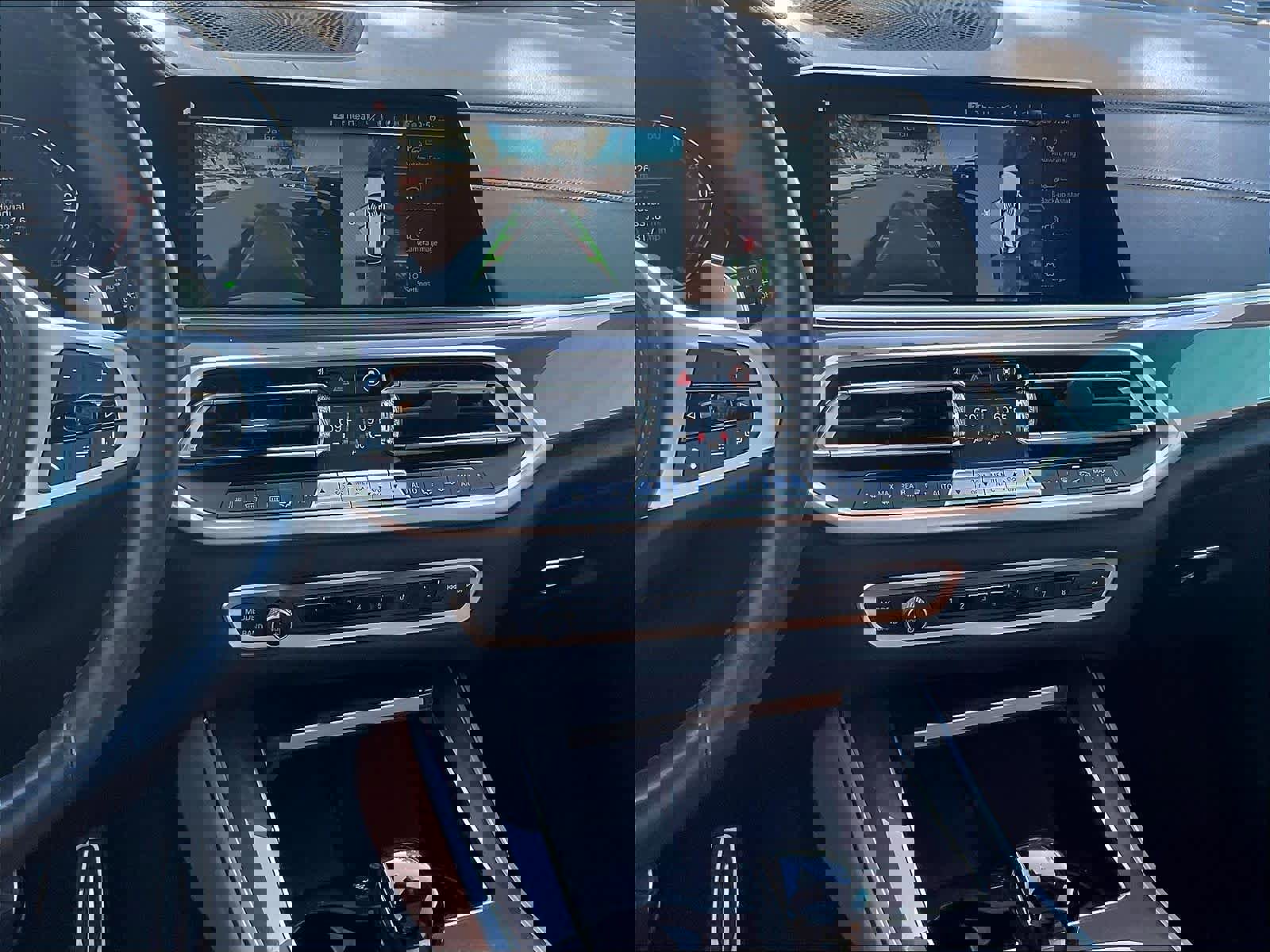 Used 2022 BMW X5 xDrive40i w/ M Sport Package image 8