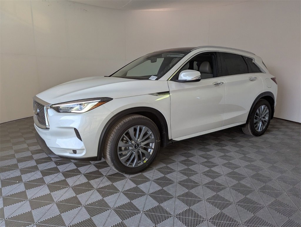 New 2025 INFINITI QX50 Luxe image 4