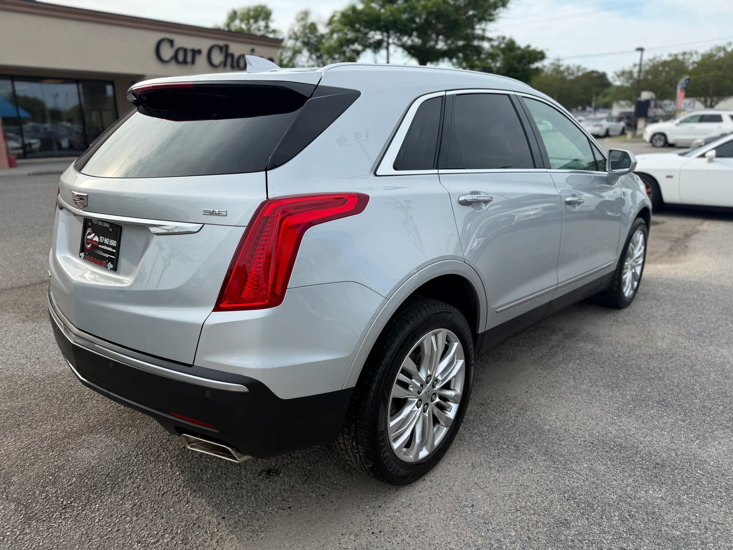 Used 2018 Cadillac XT5 Premium Luxury AWD/4WD image 7