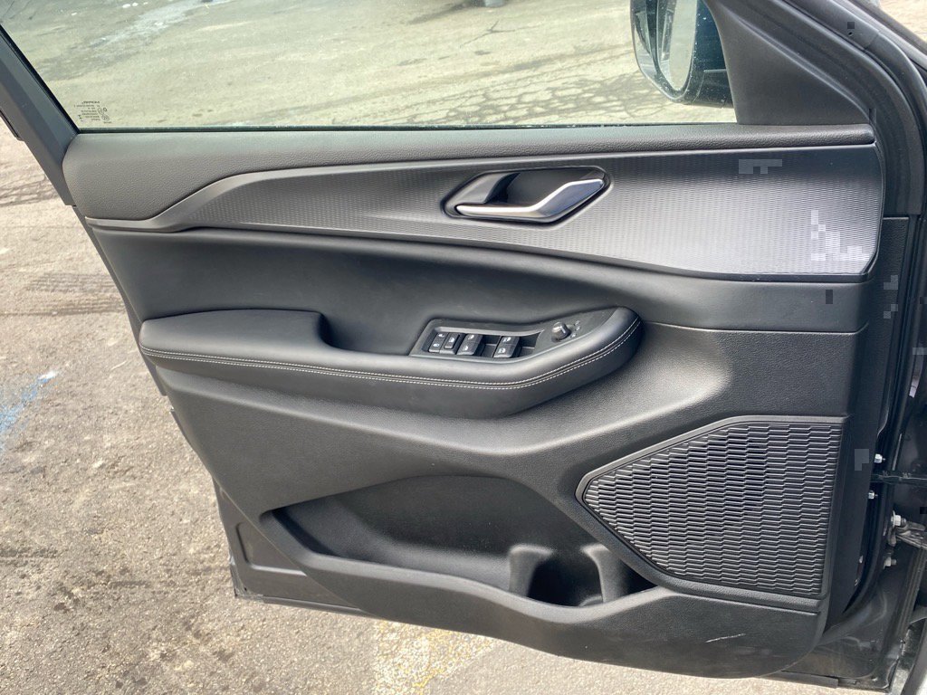 Used 2024 Jeep Grand Cherokee L Altitude image 19