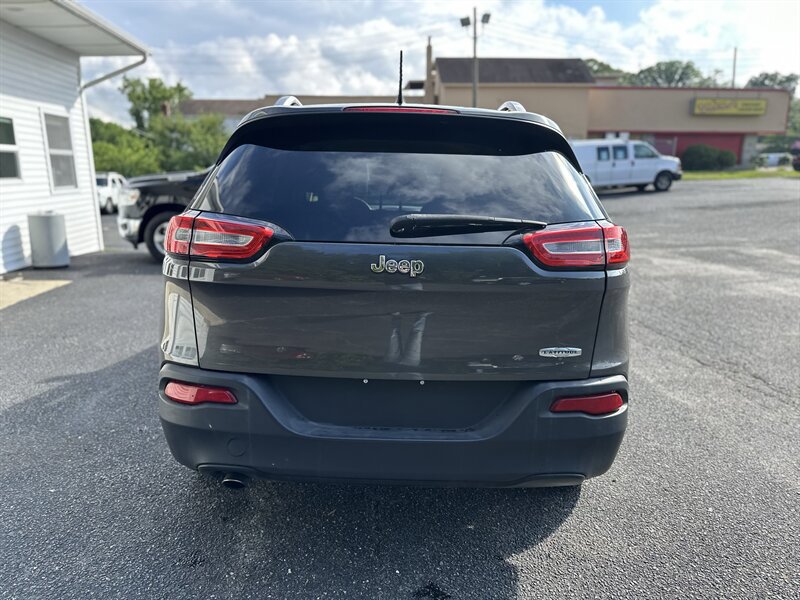 Used 2014 Jeep Cherokee Latitude FWD image 7