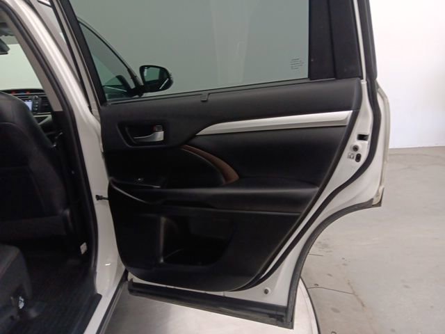 Used 2019 Toyota Highlander XLE image 52