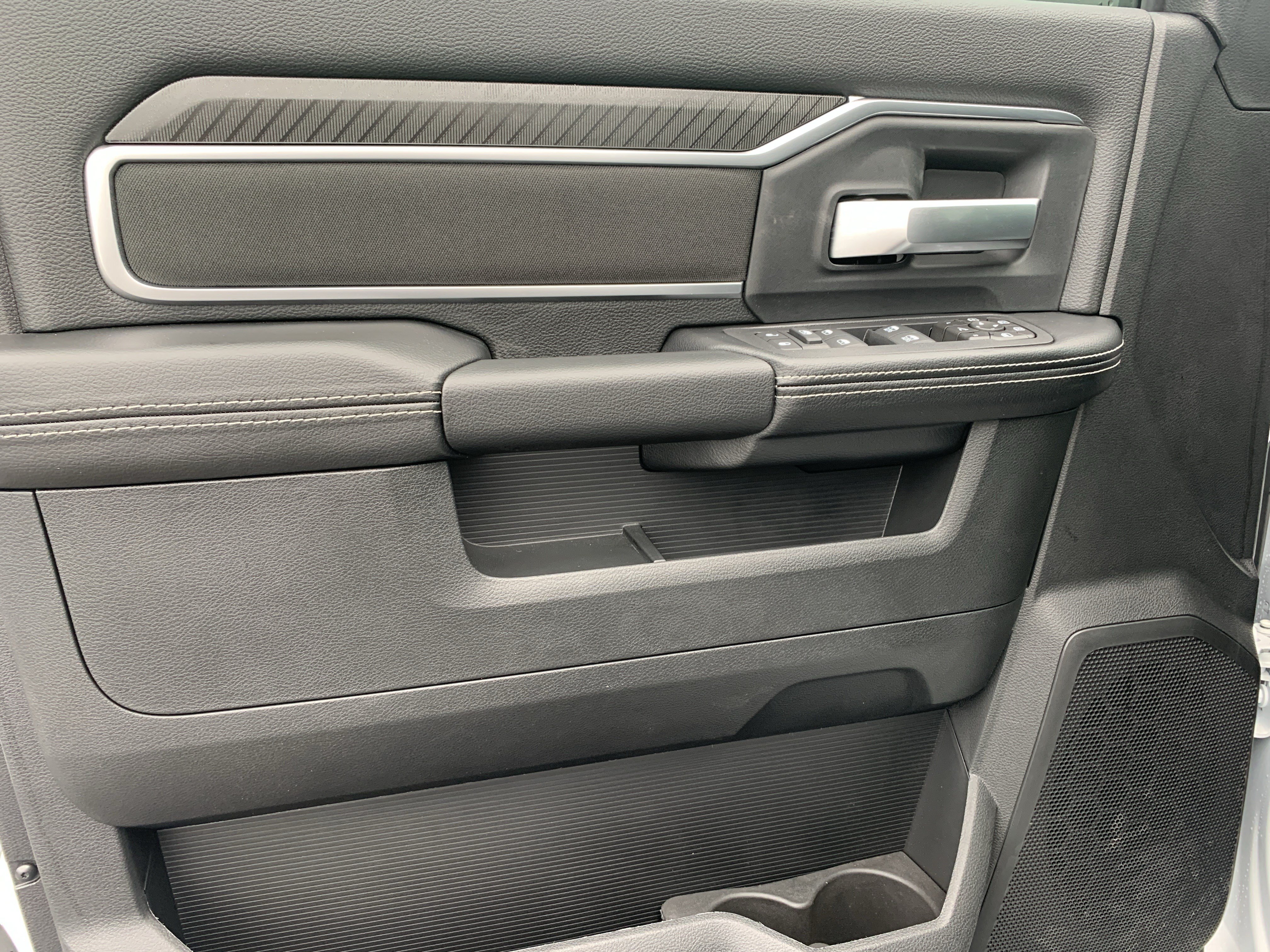 New 2026 RAM 3500 Big Horn AWD/4WD image 12