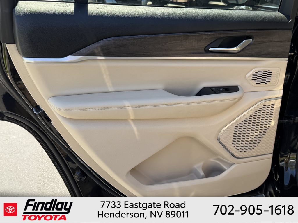 Used 2021 Jeep Grand Cherokee L Limited AWD/4WD image 20
