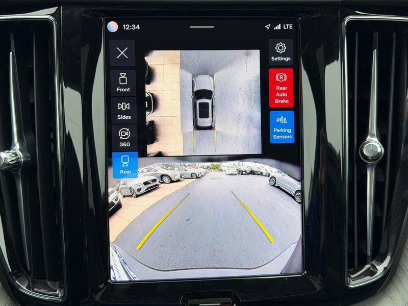 Certified 2025 Volvo XC60 B5 Plus w/ Climate Package AWD/4WD image 22