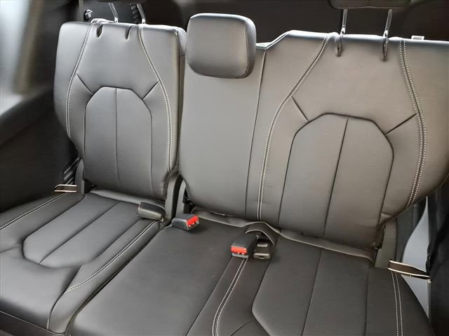 New 2026 Chrysler Pacifica Select AWD/4WD image 13