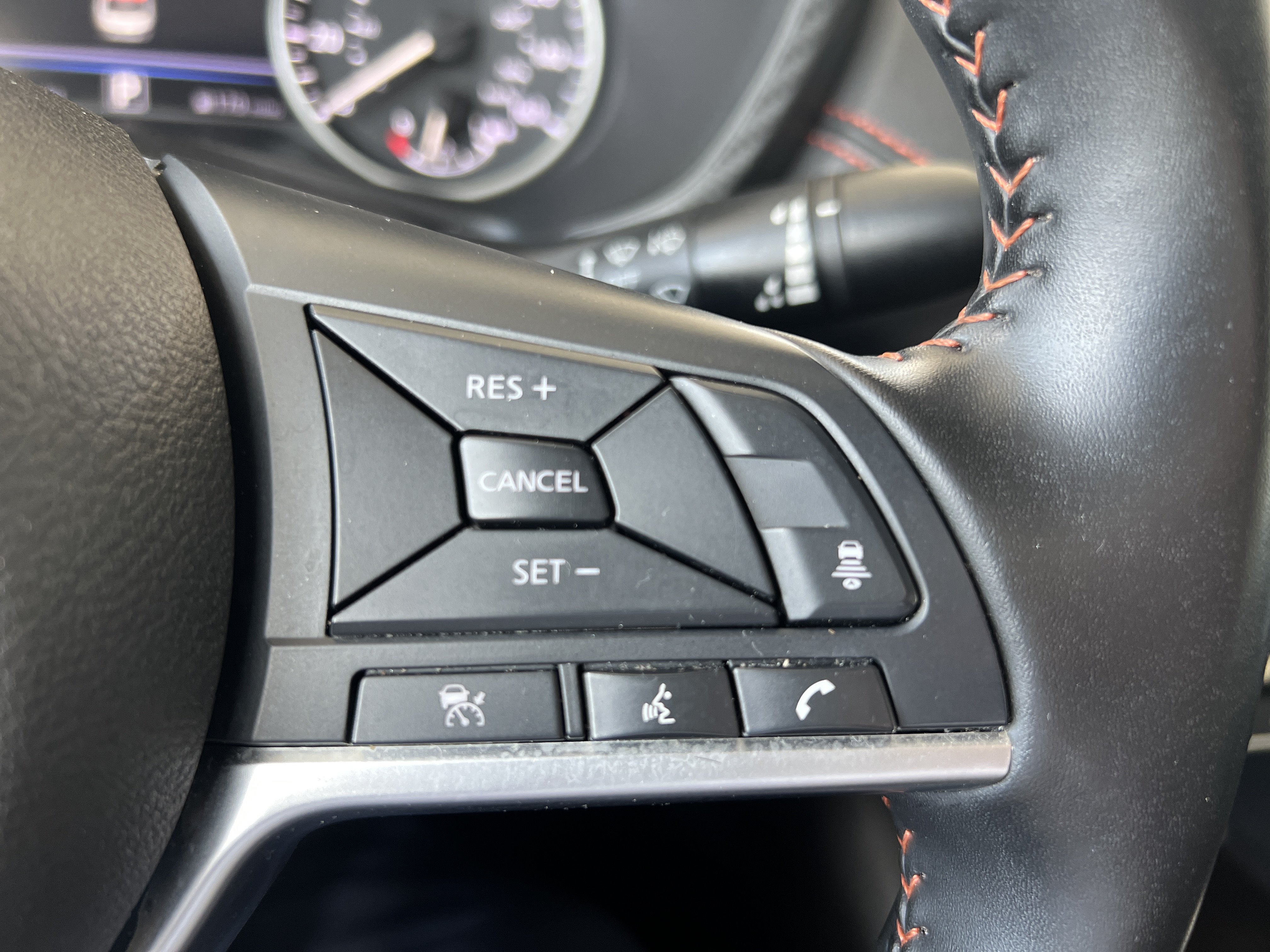 Used 2025 Nissan Sentra SR FWD image 23