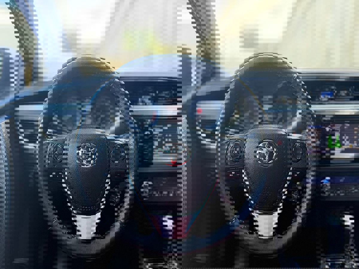 Used 2015 Toyota Corolla S image 15