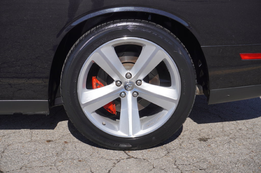 Used 2009 Dodge Challenger SRT8 w/ SRT Option Group II RWD image 11