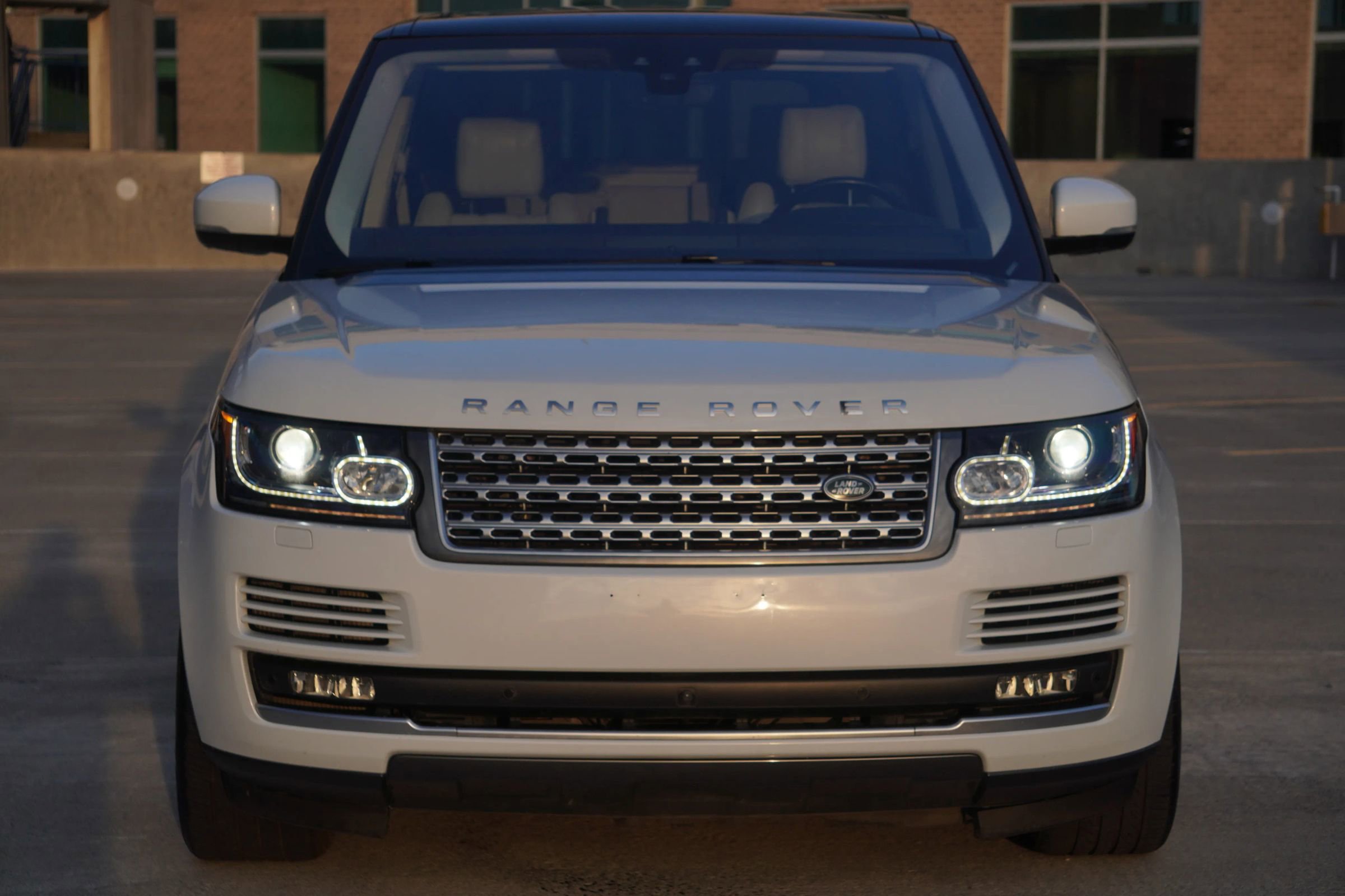 Used 2017 Land Rover Range Rover Supercharged AWD/4WD image 12