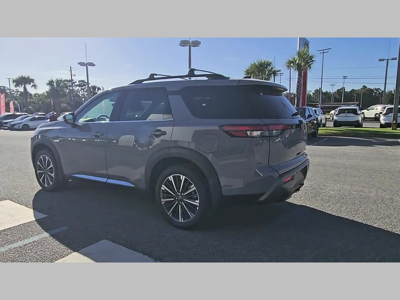 New 2026 Nissan Pathfinder Platinum FWD image 27