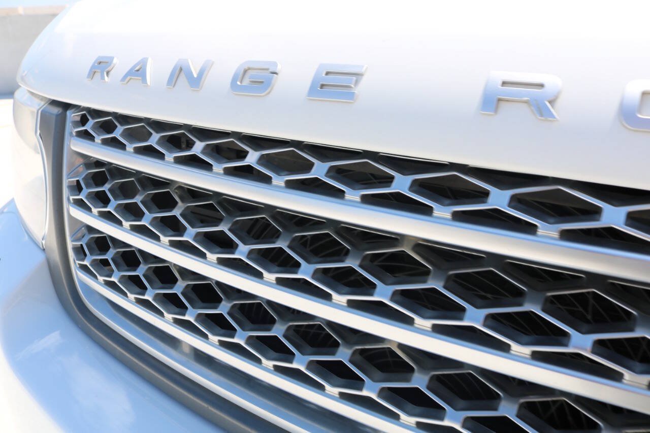 Used 2011 Land Rover Range Rover Supercharged AWD/4WD image 32
