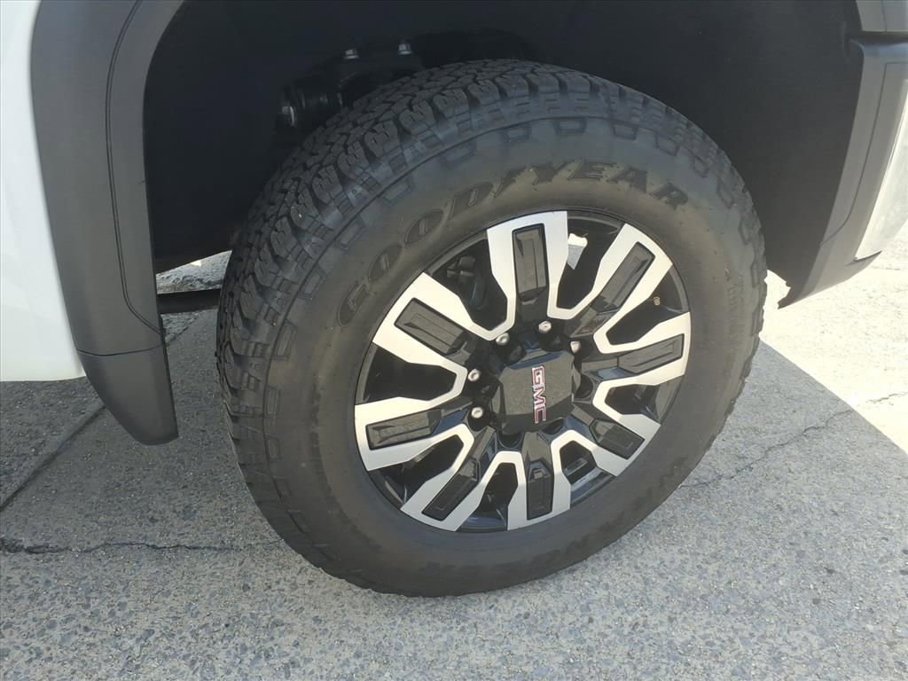 Used 2025 GMC Sierra 2500 Pro AWD/4WD image 9