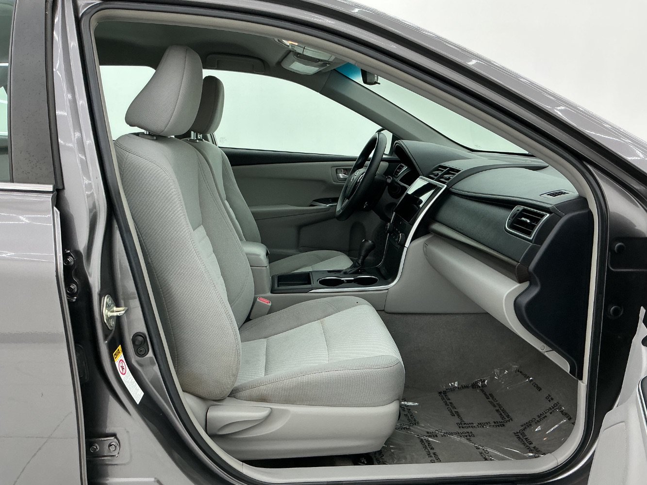 Used 2016 Toyota Camry LE FWD image 15