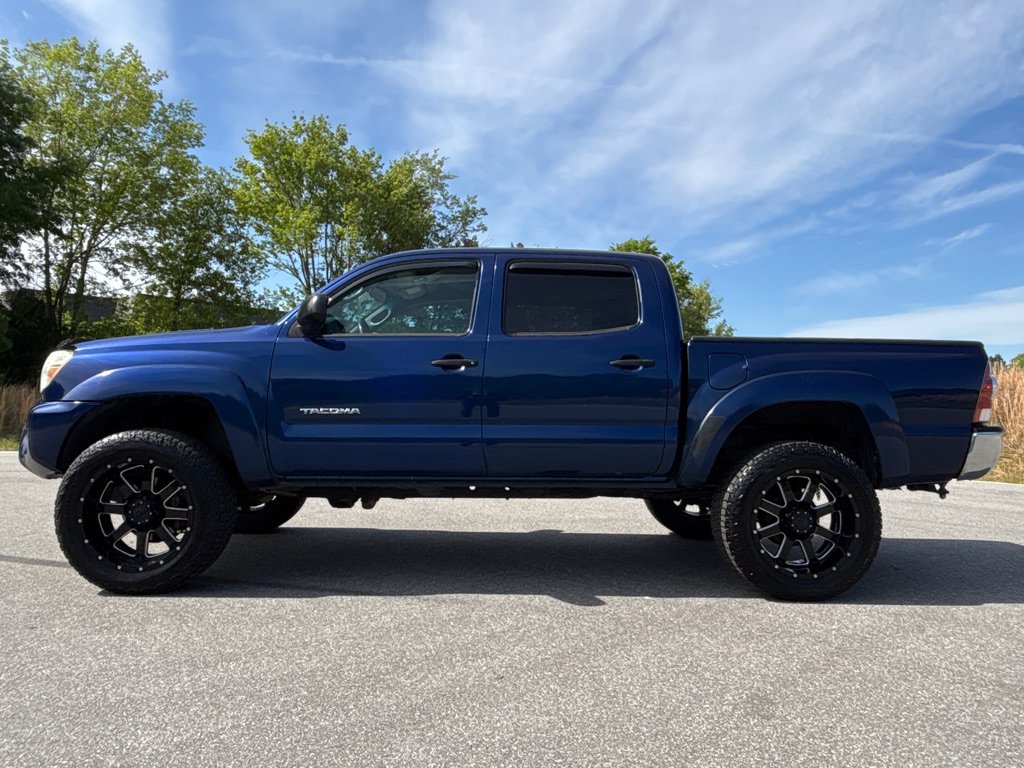 Used 2014 Toyota Tacoma 4x4 Double Cab w/ SR5 Package image 2