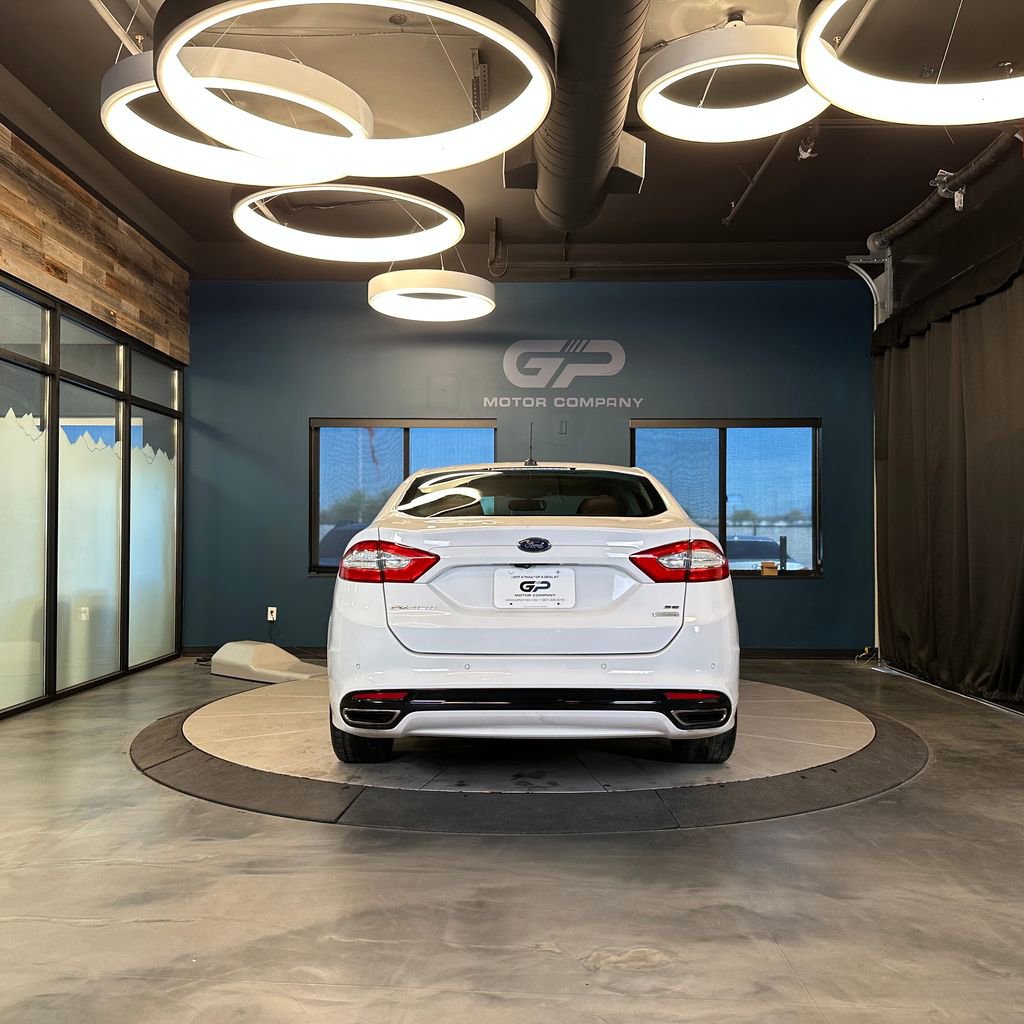 Used 2016 Ford Fusion SE w/ Equipment Group 202A FWD image 4