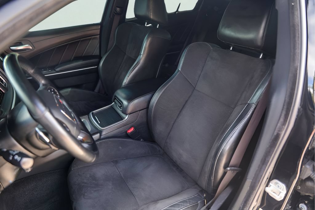 Used 2019 Dodge Charger R/T w/ Plus Group RWD image 10