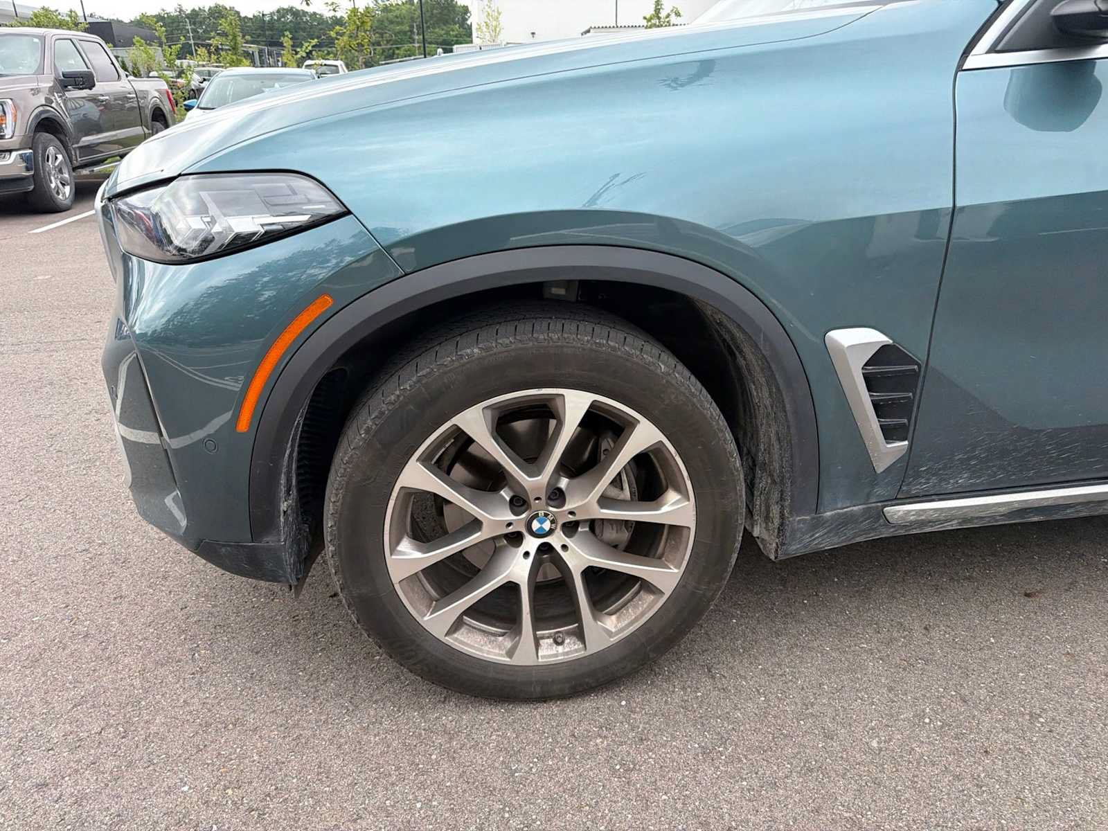 Used 2024 BMW X5 xDrive40i w/ Parking Assistance Package AWD/4WD image 3