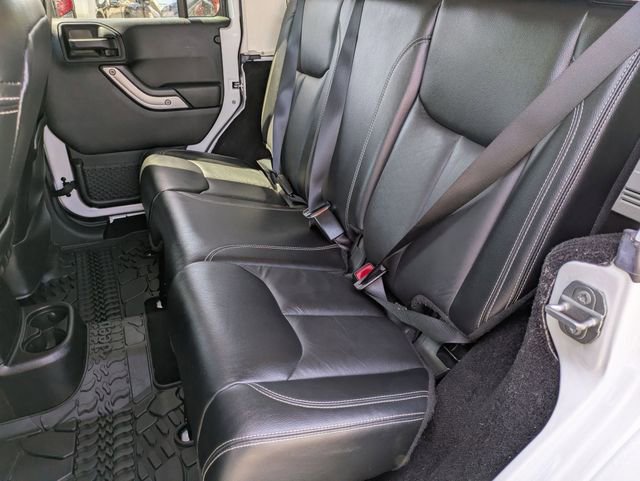 Used 2015 Jeep Wrangler Unlimited Sahara w/ Max Tow Package AWD/4WD image 22