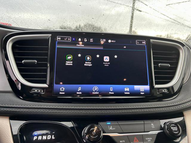 Certified 2022 Chrysler Pacifica Touring-L image 12