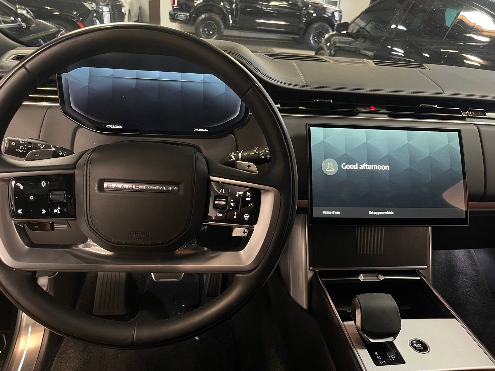 Used 2025 Land Rover Range Rover Long Wheelbase Autobiography image 7