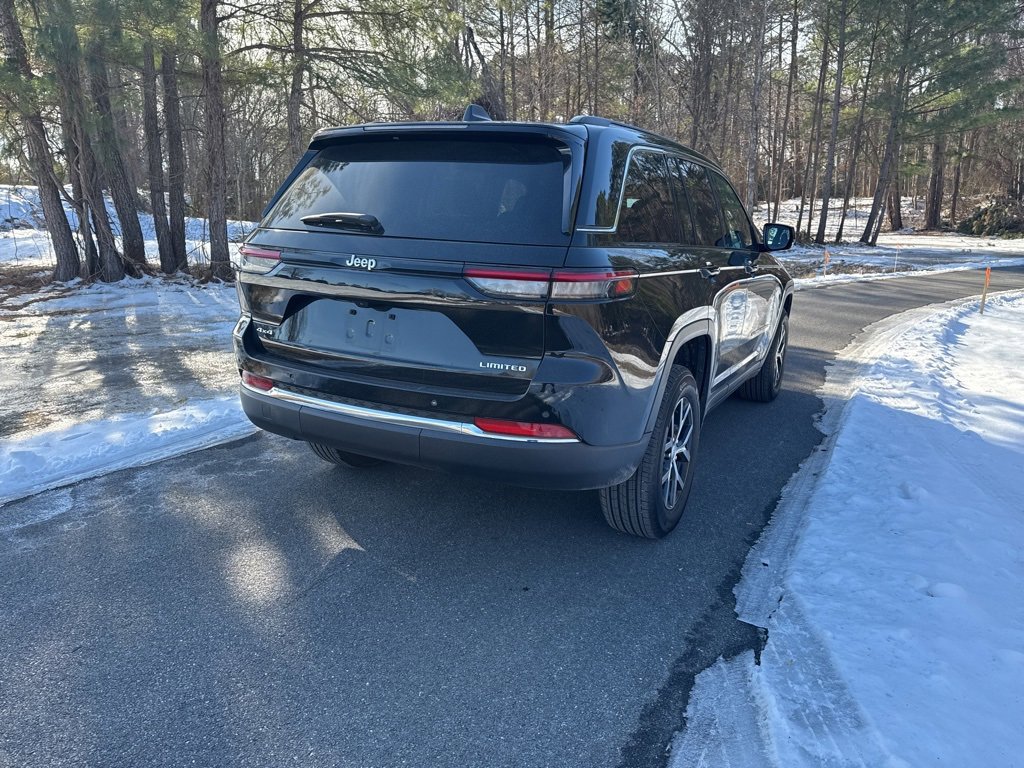 Used 2025 Jeep Grand Cherokee Limited image 5