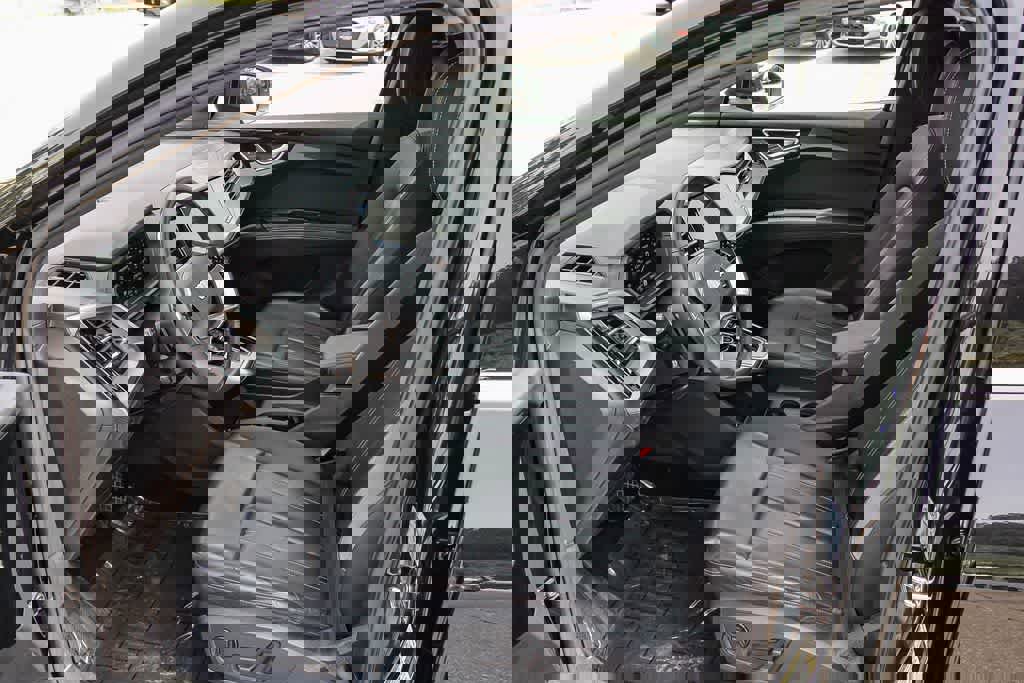 Used 2023 Audi Q4 e-tron Premium Plus w/ Premium Plus image 19