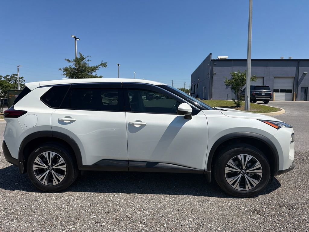 Used 2021 Nissan Rogue SV FWD image 4