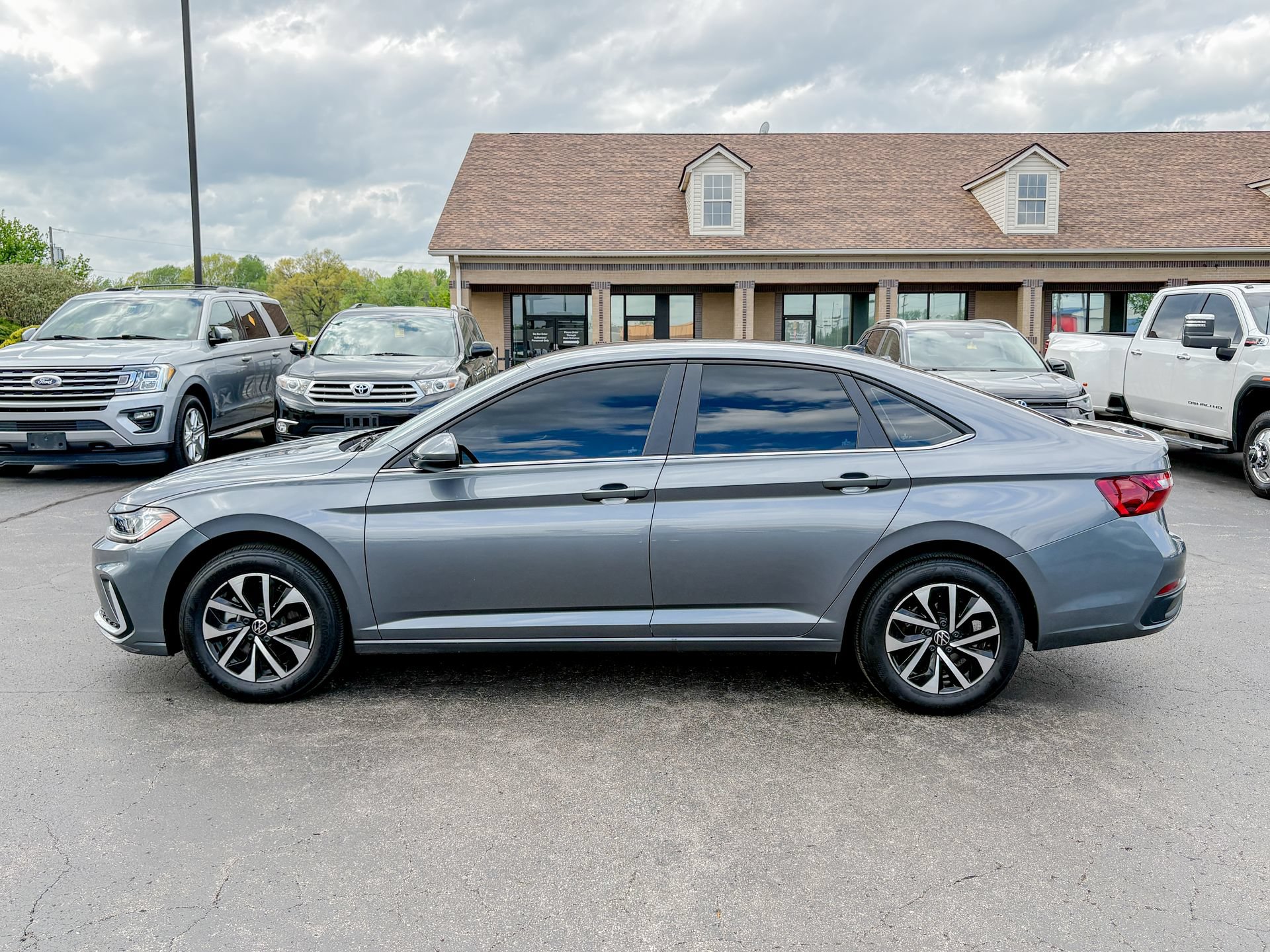 Used 2025 Volkswagen Jetta S FWD image 9