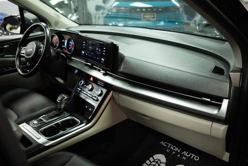 Used 2024 Kia Carnival LX image 14