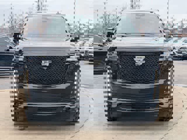 Used 2021 Cadillac Escalade Sport Platinum w/ LPO, ONYX Package image 4