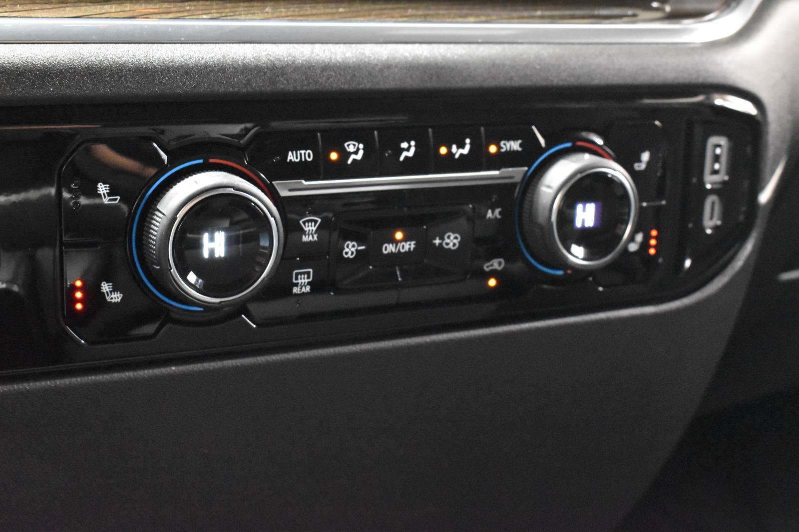 Used 2024 Chevrolet Silverado 1500 LT image 19