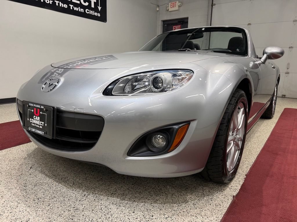 Used 2011 MAZDA MX-5 Miata Sport RWD image 6