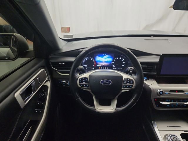 Used 2021 Ford Explorer XLT w/ Equipment Group 202A image 15