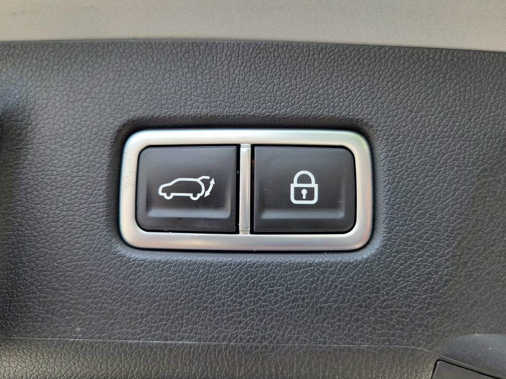 Used 2023 Kia Sorento SX image 9