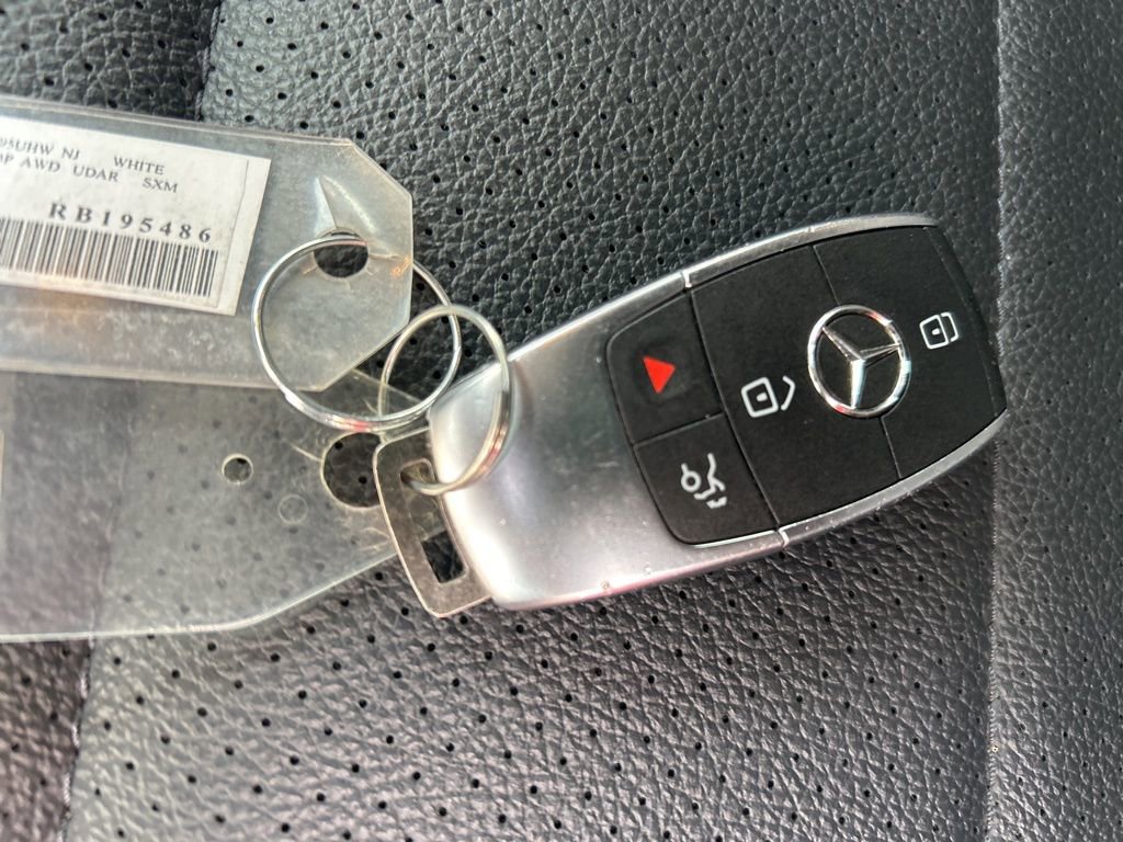 Used 2024 Mercedes-Benz GLE 450e 4MATIC image 26