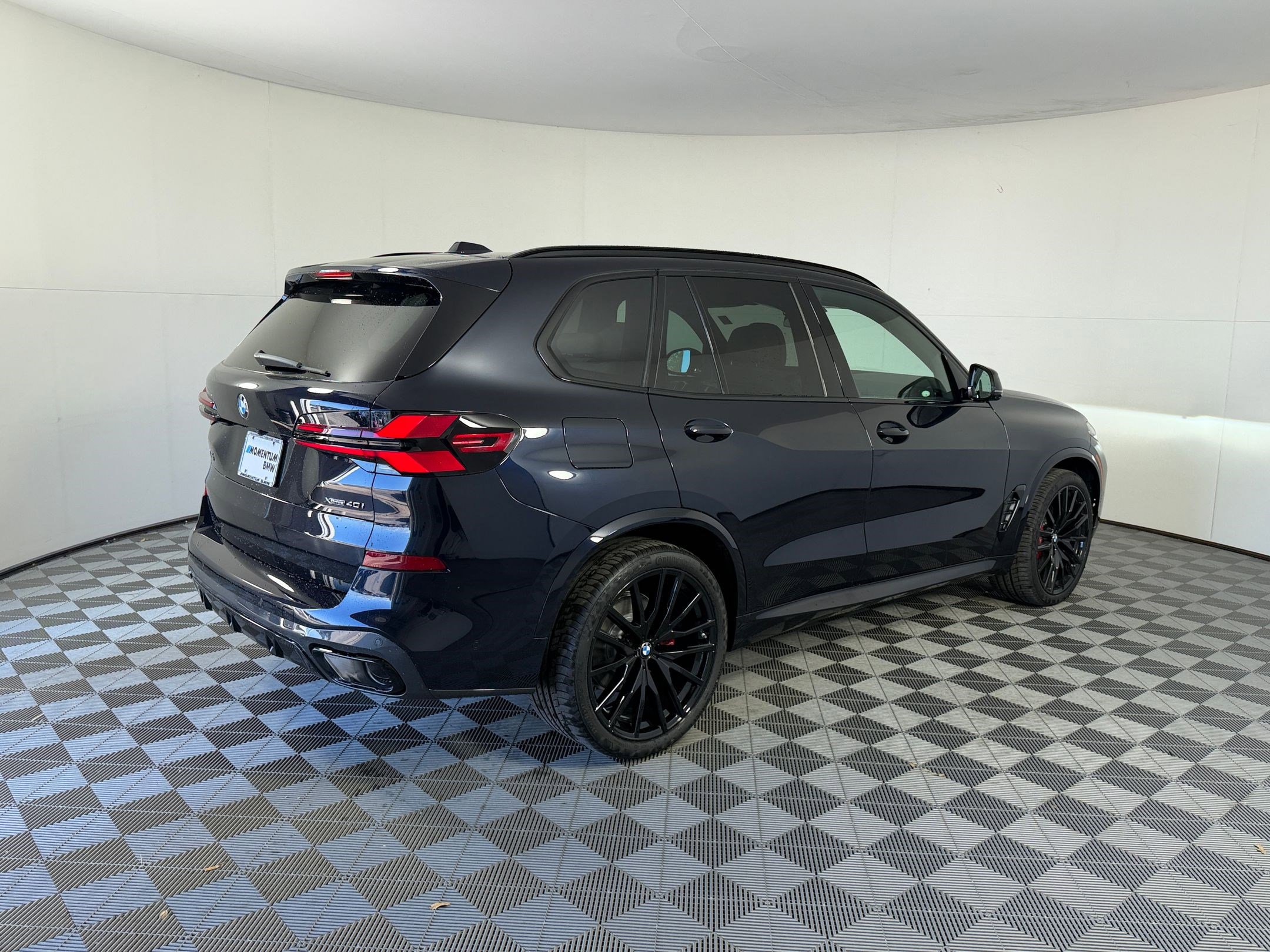 New 2026 BMW X5 xDrive40i w/ M Sport Package AWD/4WD image 9