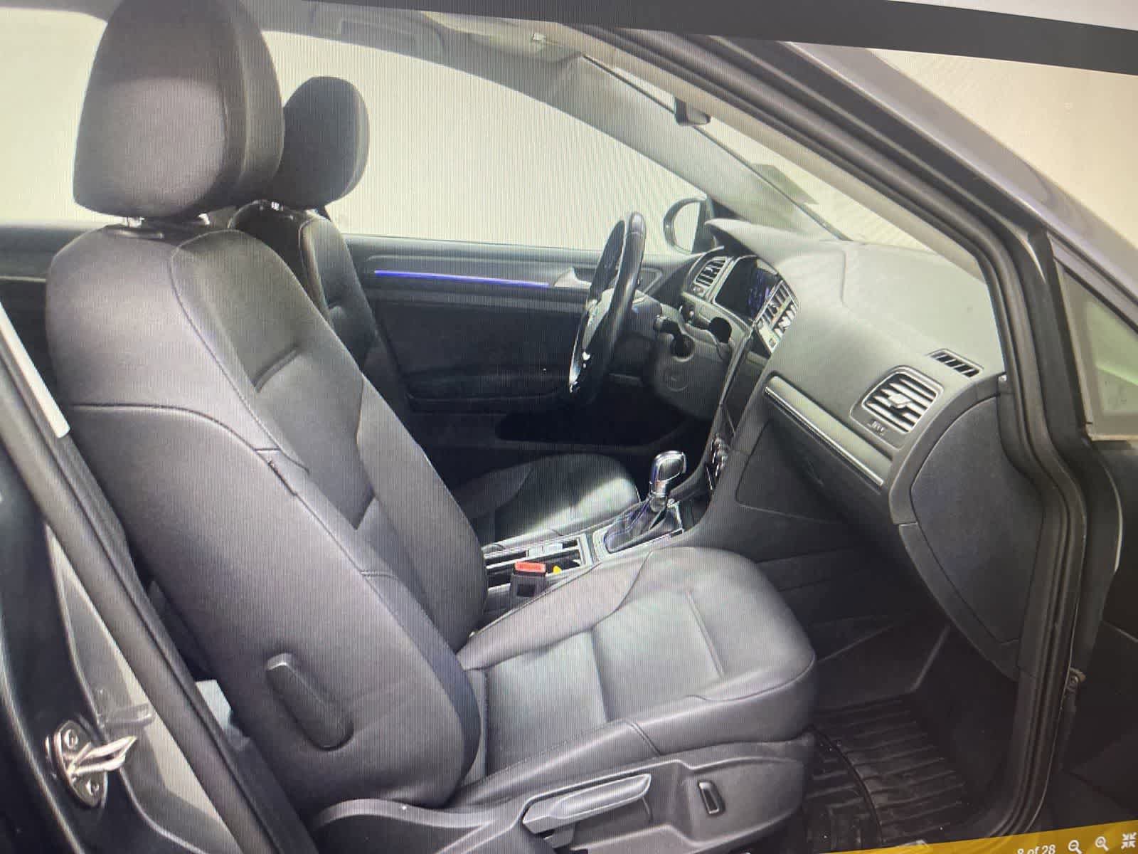 Used 2018 Volkswagen e-Golf SEL Premium w/ Driver Assistance Package FWD image 7
