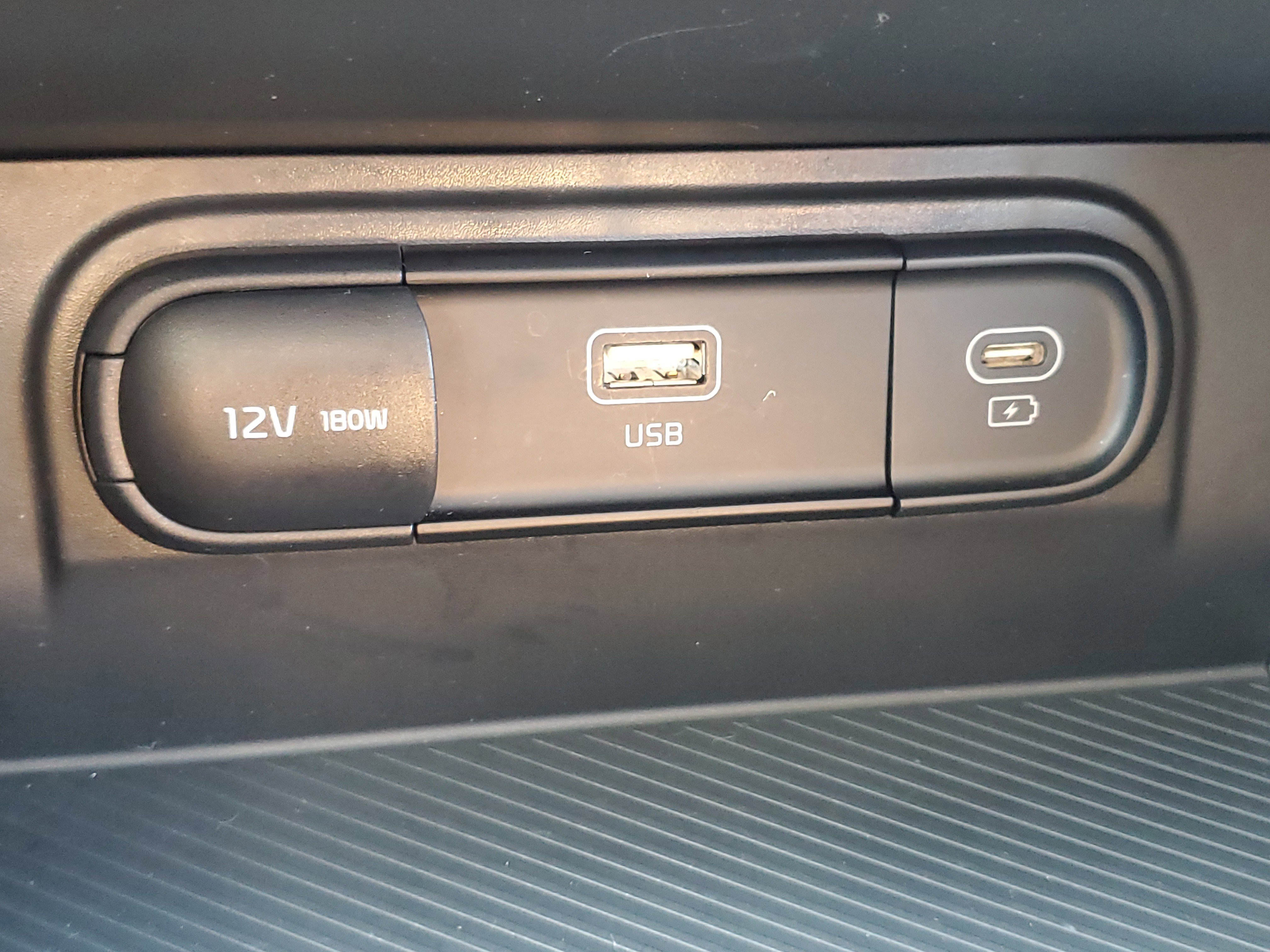 Used 2025 Kia Sportage LX image 23