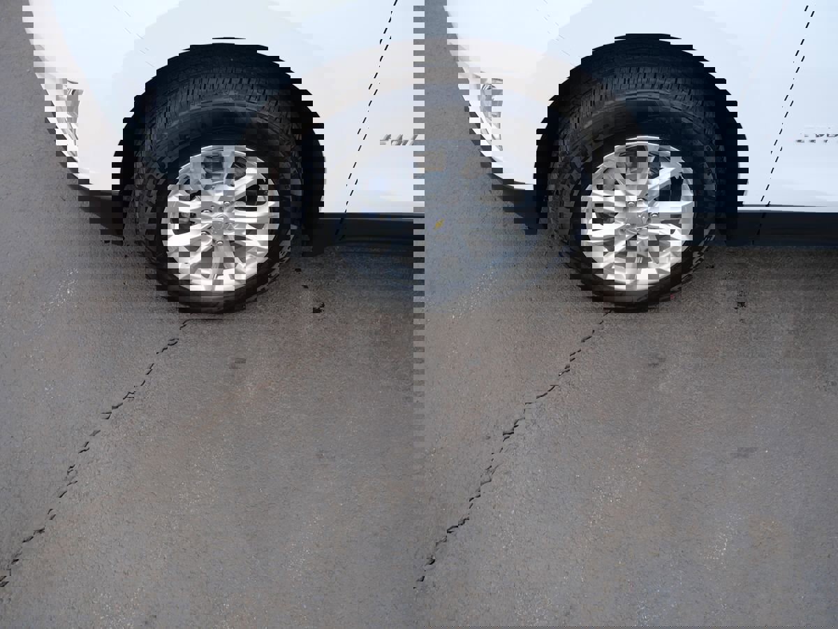 Used 2020 Chevrolet Equinox LT image 36