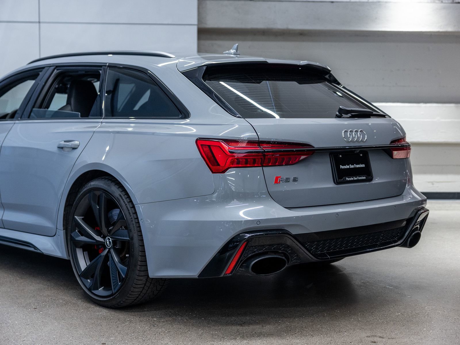 Used 2023 Audi RS 6 AWD/4WD image 24